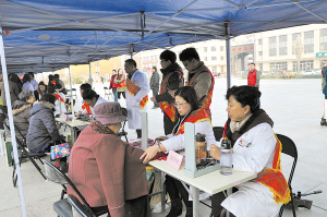 靜?？h志愿者深入基層，奉獻(xiàn)愛心溫暖社會(huì)